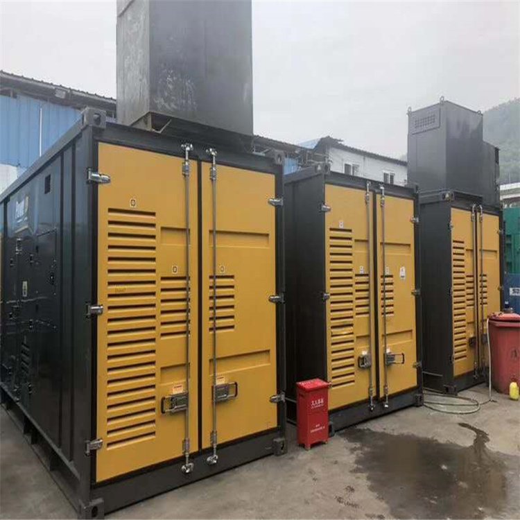 华亭温度变化对不同类型欠压保护装置的可靠性影响有何差异？