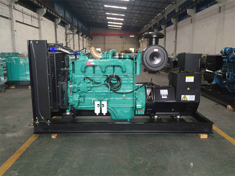 华亭柴油发电机组过载运行时降低转速有哪些注意事项？