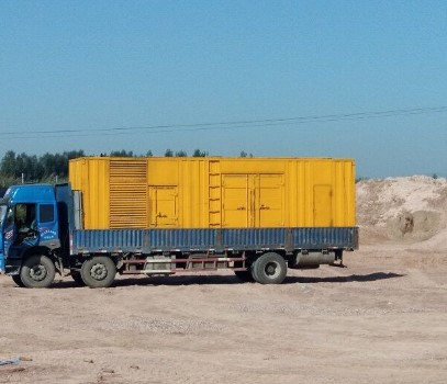 华亭海拔3000m以上地区的变压器外绝缘距离应如何确定？