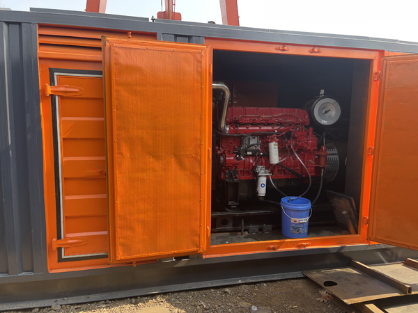 华亭柴油发电机组在高温环境下运行时需要注意哪些问题？